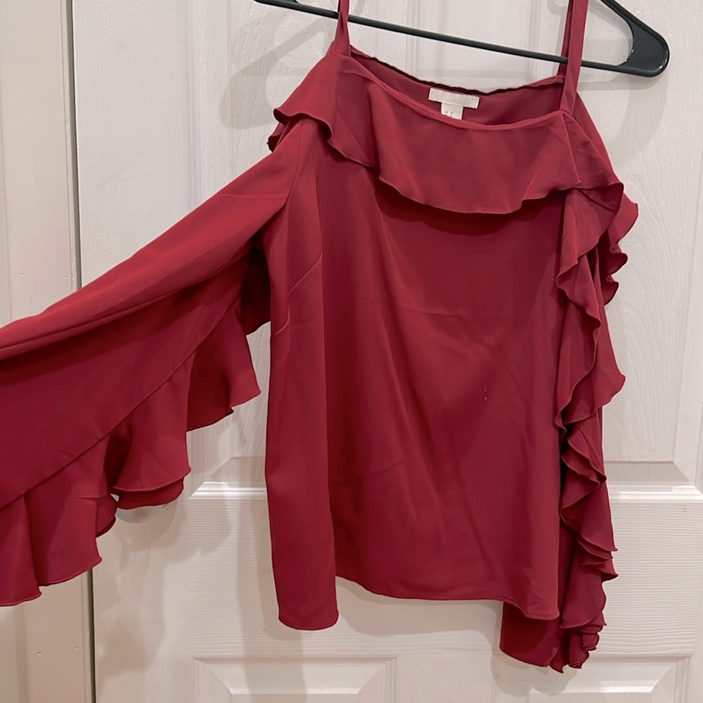 H&M SPRING cold shoulder top